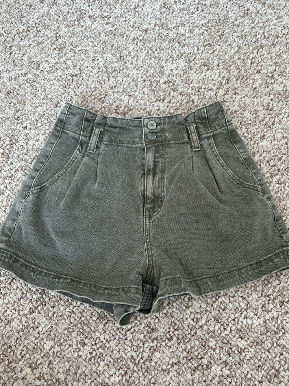 American Eagle Kaki Shorts